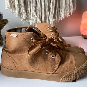 BANGS women’s shoe (tan size 7)